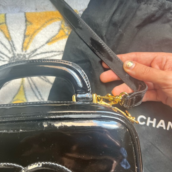 Chanel Vintage Patent Leather Black Vanity Makeup Crossbody Bag - Picture 3 of 15